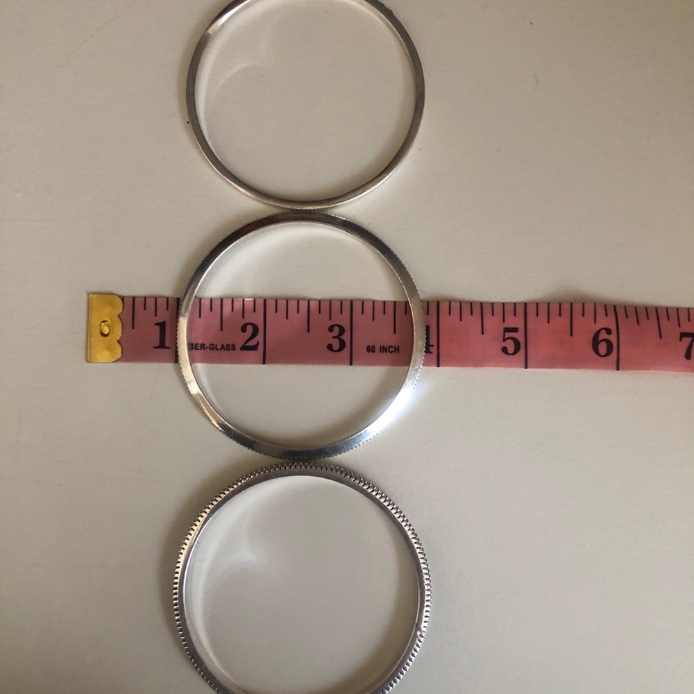 Nwot Chico’s Silver Bangle Bracelet Stack - image 4